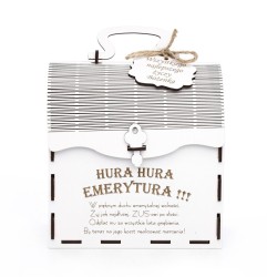 Kuferek „Niezbędnik Emeryta” – wyjątkowy prezent na emeryturę